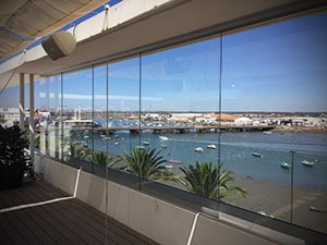 Cortinas de Cristal en Sevilla, Cádiz, Huelva, Málaga y el resto de España Cortinas de Cristal en Sevilla, Cádiz, Huelva, Málaga y el resto de España